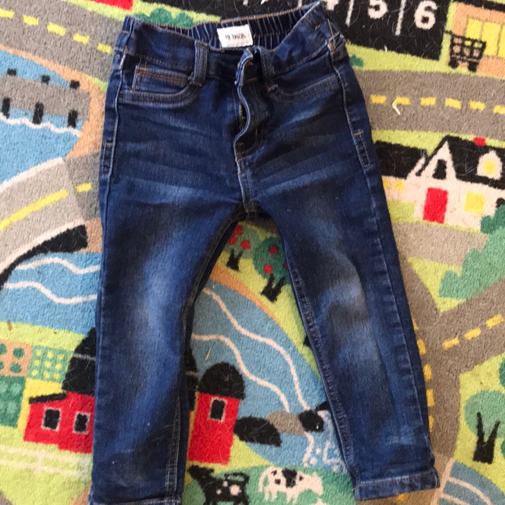 LIKE NEW Hudson dark wash jeans